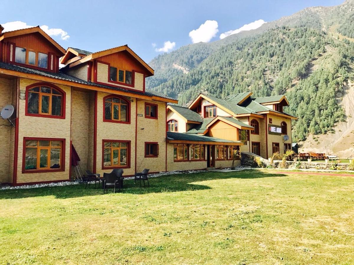 Hotel Akbar Сонамарг Экстерьер фото