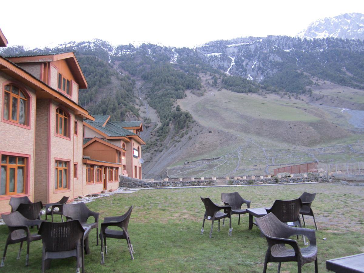 Hotel Akbar Сонамарг Экстерьер фото